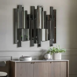 Almada Mirror