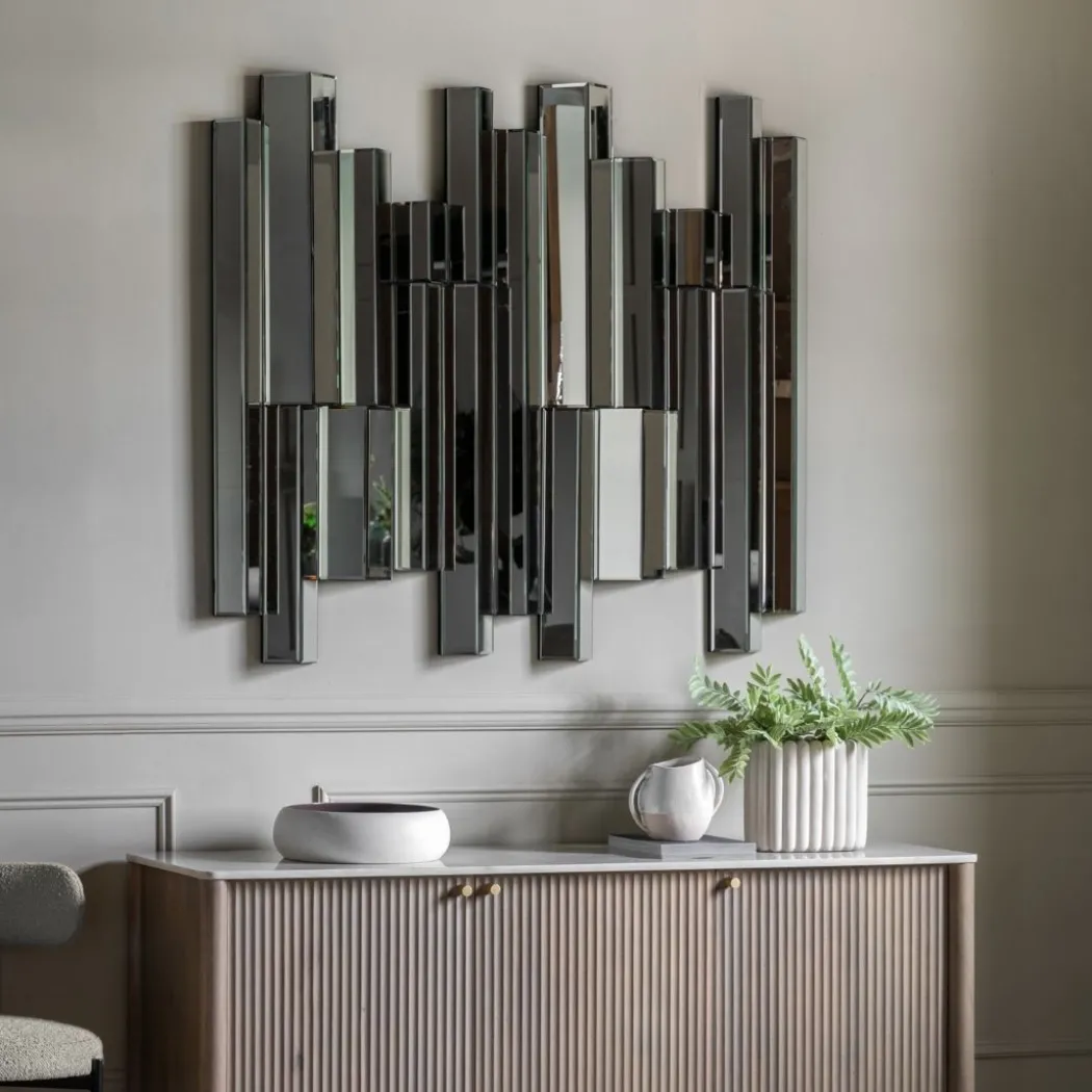 Almada Mirror