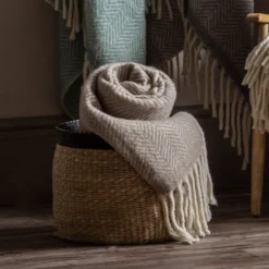 WOOL THROW TAUPE