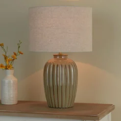 Zinnia Brown Ribbed Table Lamp
